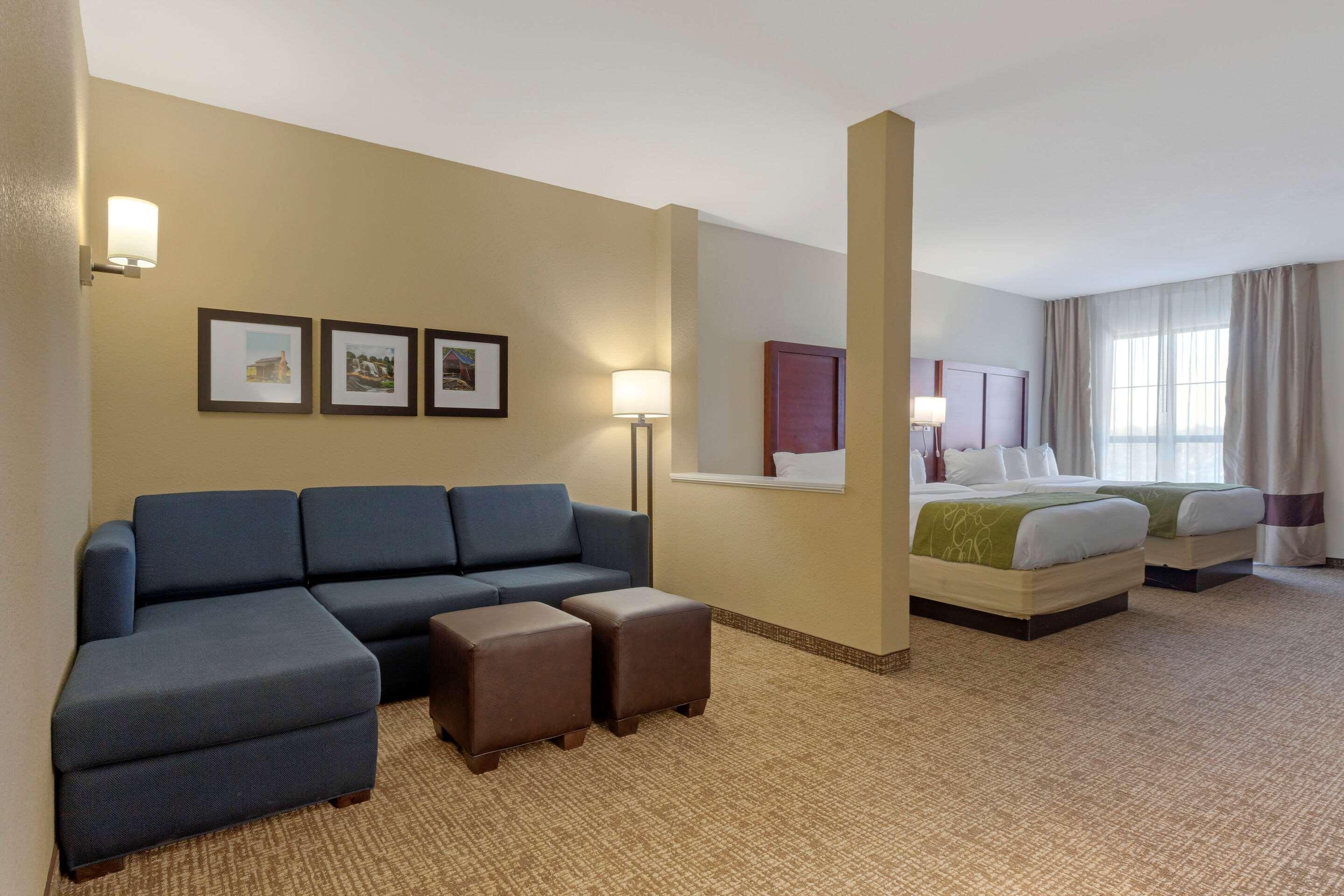 Piedmont Comfort Suites Greenville South מראה חיצוני תמונה