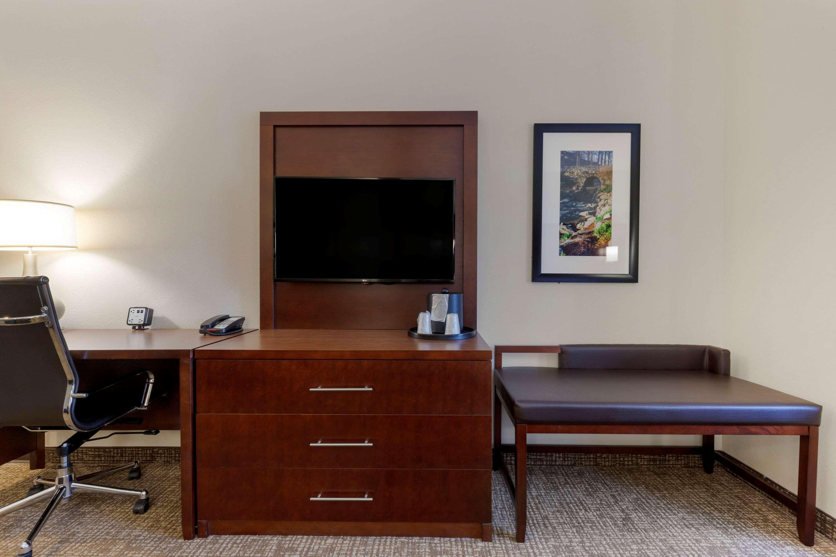 Piedmont Comfort Suites Greenville South מראה חיצוני תמונה