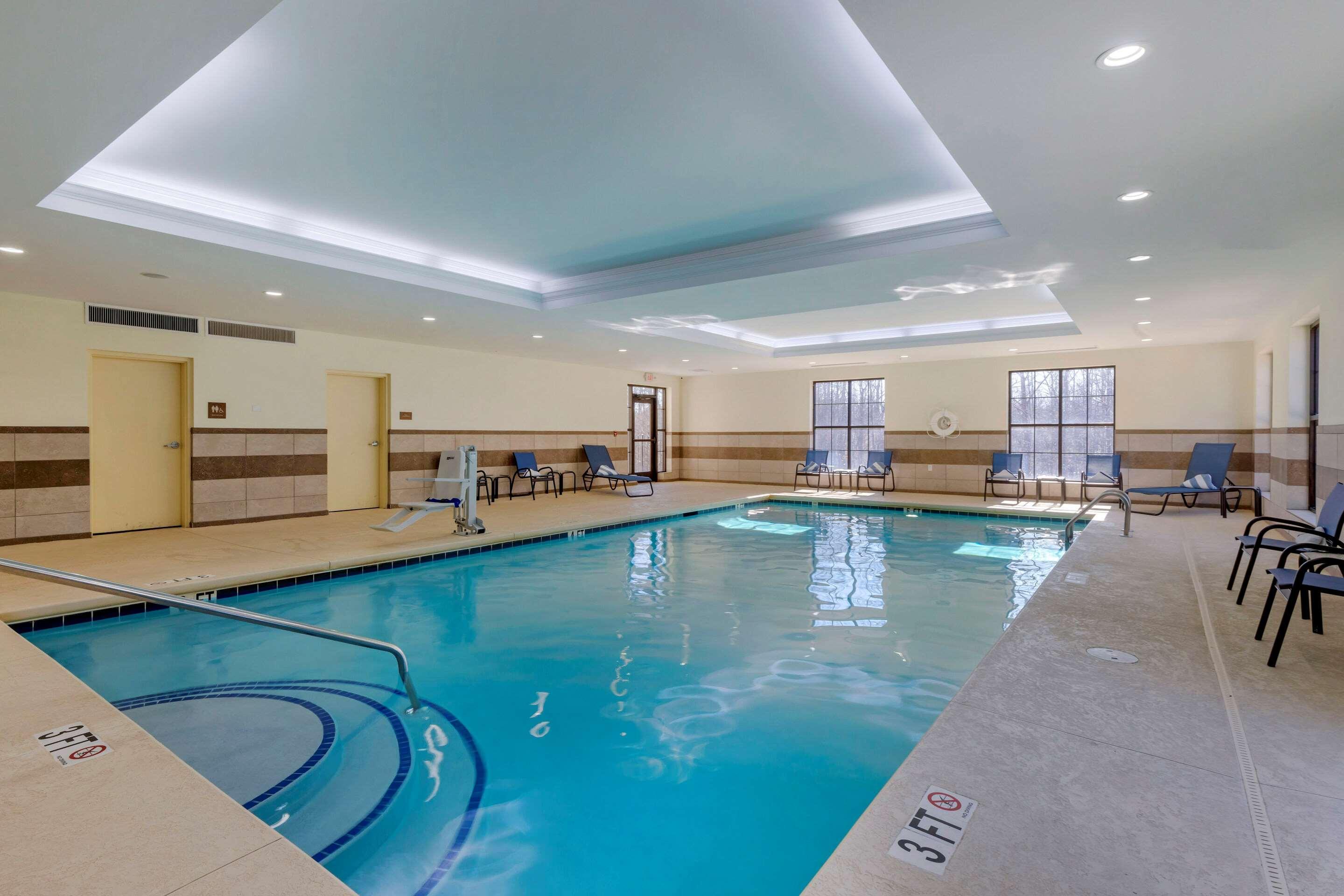 Piedmont Comfort Suites Greenville South מראה חיצוני תמונה