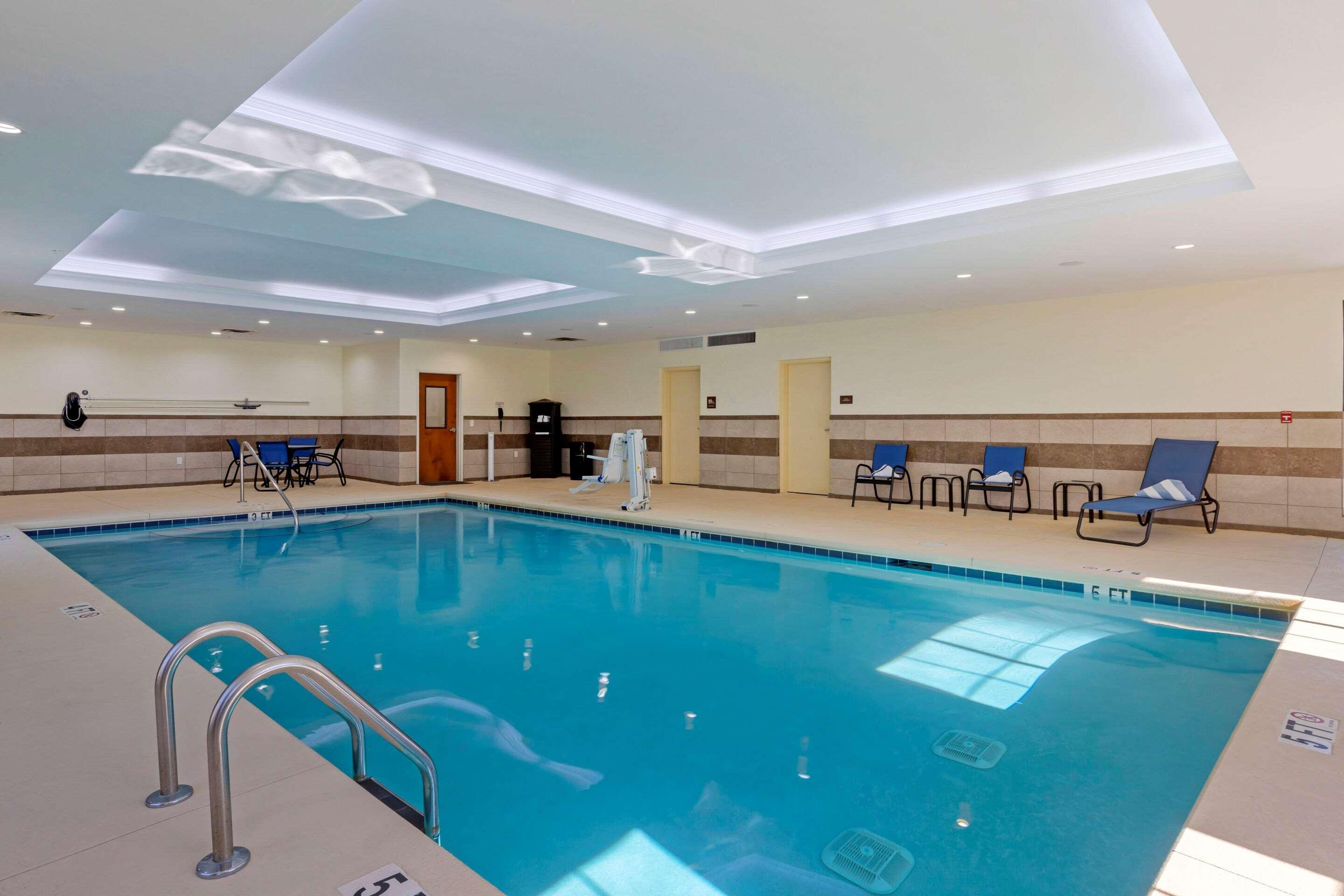Piedmont Comfort Suites Greenville South מראה חיצוני תמונה