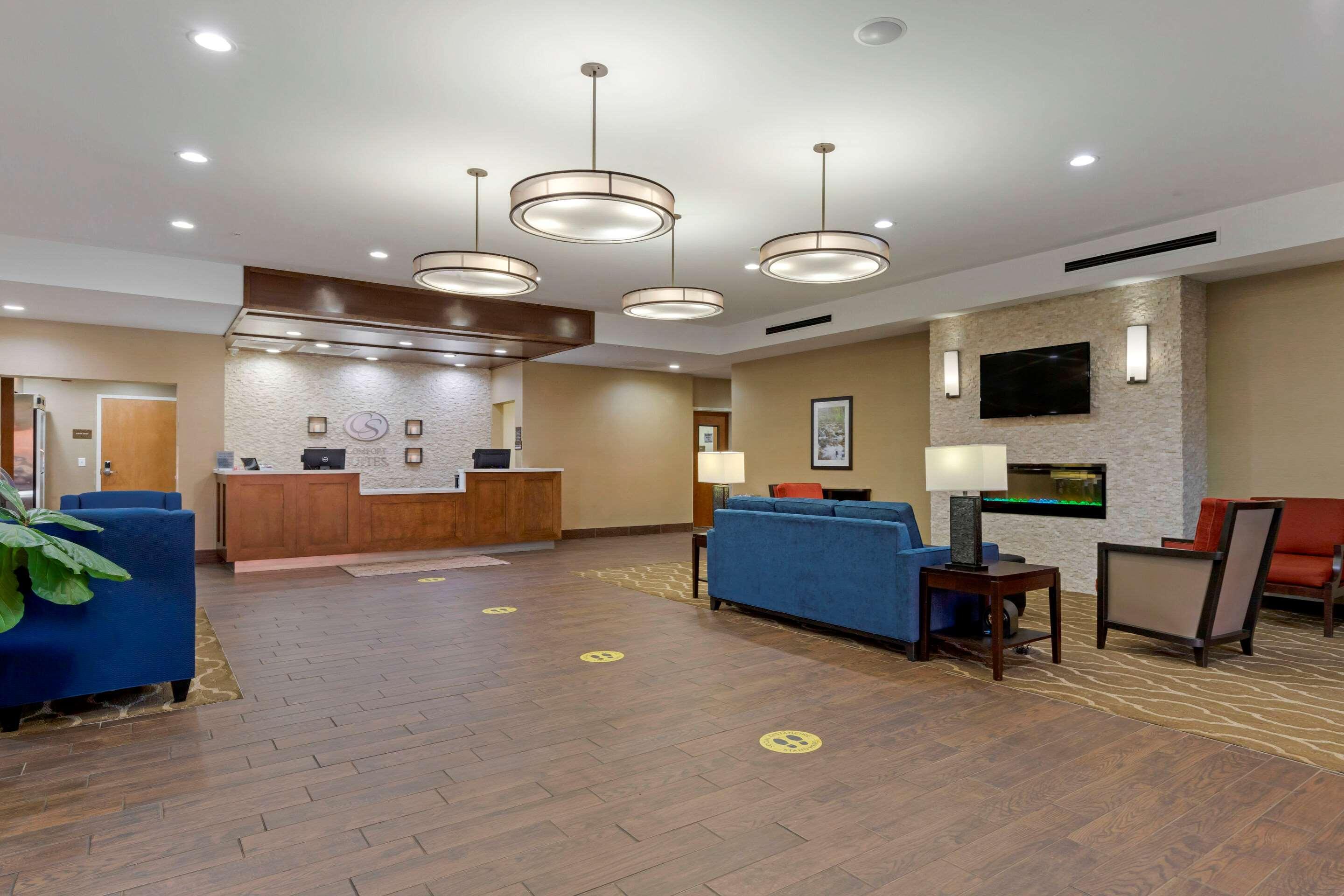 Piedmont Comfort Suites Greenville South מראה חיצוני תמונה