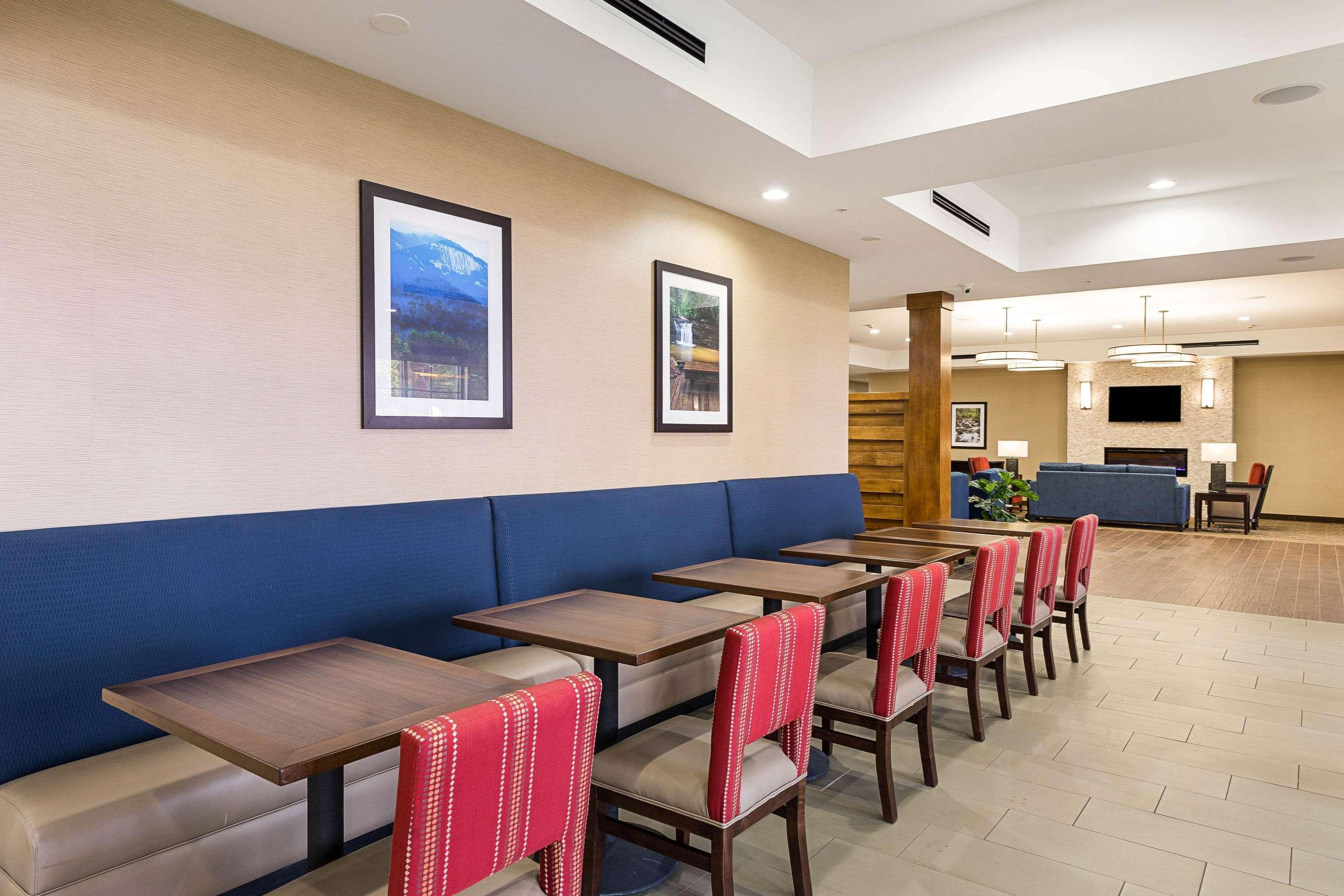 Piedmont Comfort Suites Greenville South מראה חיצוני תמונה